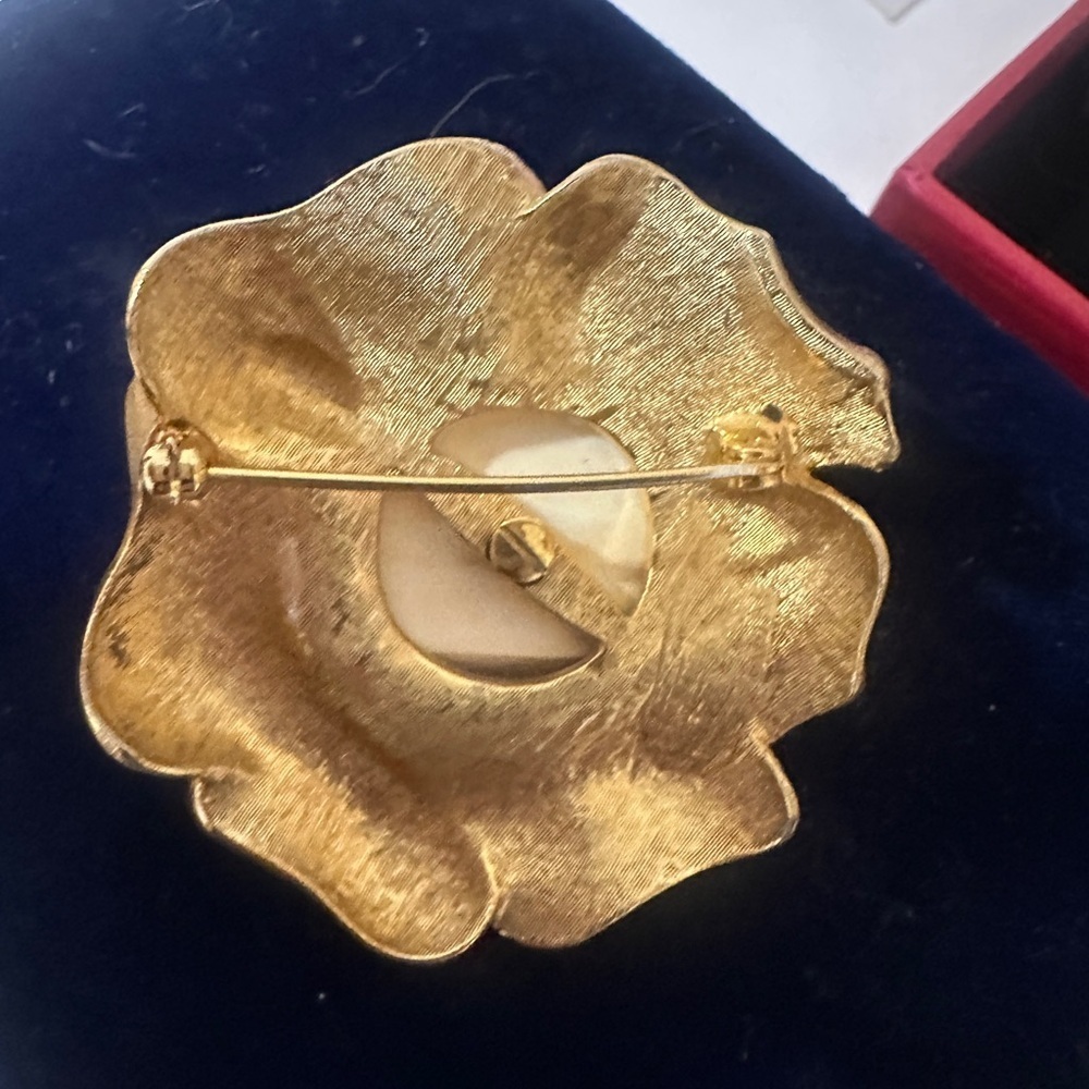 Gold Floral Brooch with Cream Rose Accent - Elegant Women’s Jewelry - Picture 2 of 3